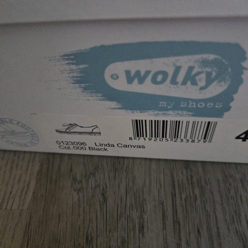 NIB Wolky Linda Black Canvas Sneakers
